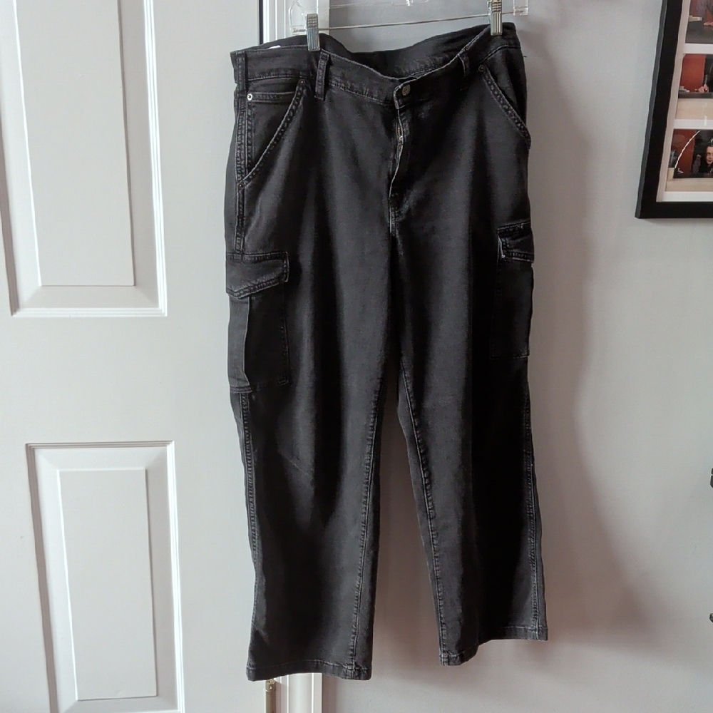 Gap Women's Black Cargo Jeans